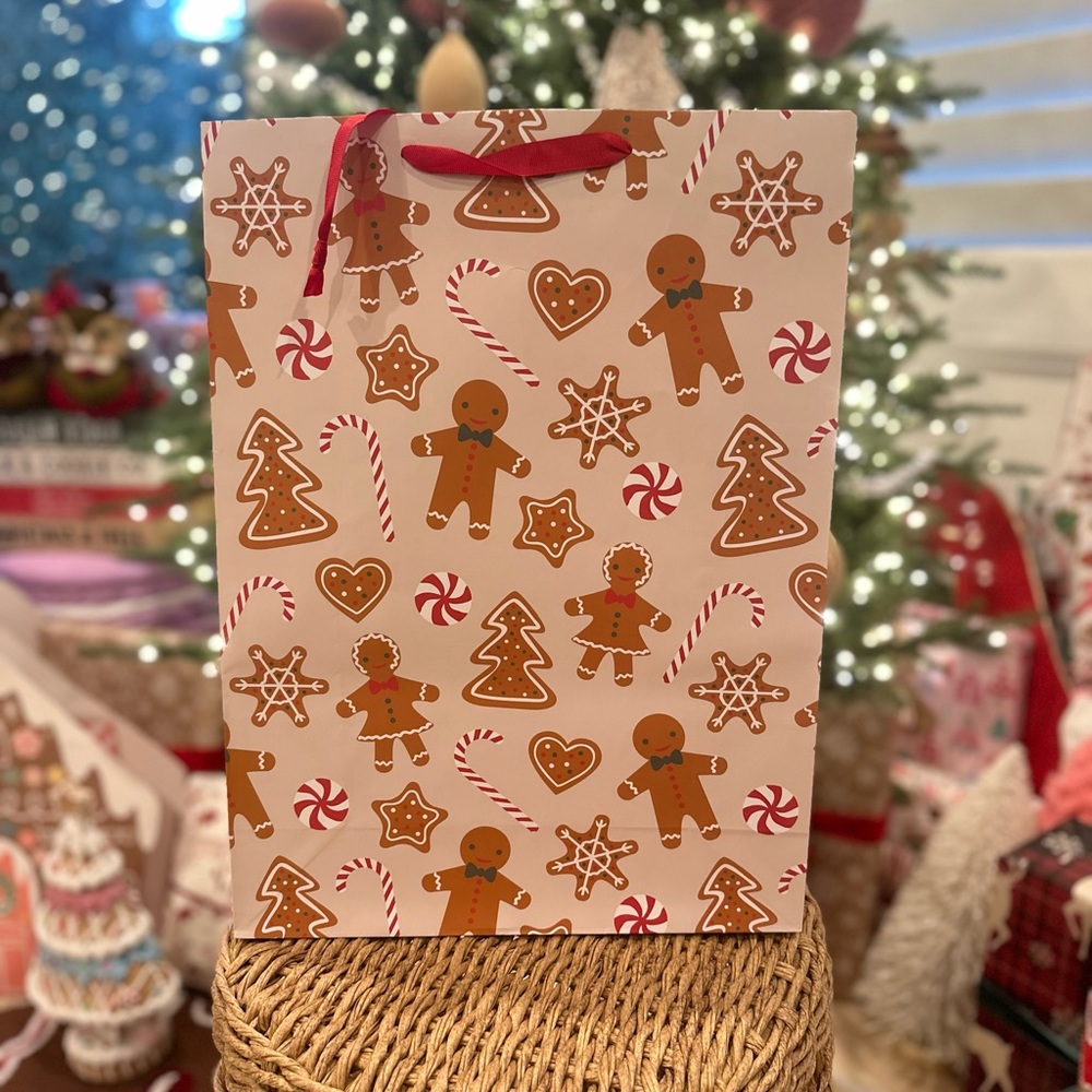 5 X Target dollar spot bullseye wondershop gingerbread man girl gift bags large